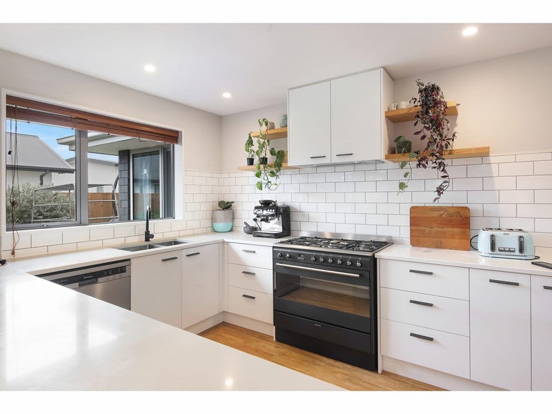 8 Polish Settlers Place, Marshland, Christchurch - Carousel 2