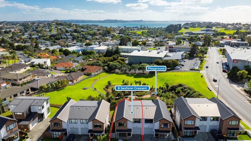 8 Seafarer Crescent, Stanmore Bay, Whangaparaoa - Carousel 1