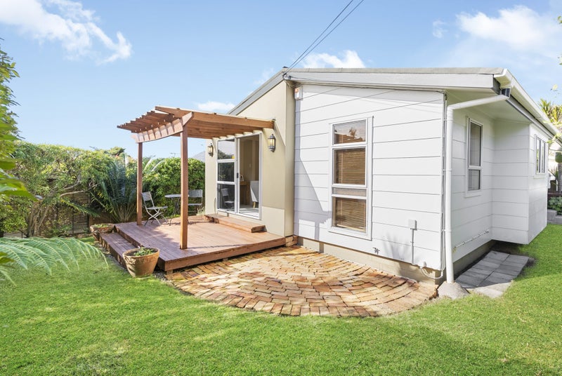 11 Kawau Road, Greenlane, Auckland - Carousel 1