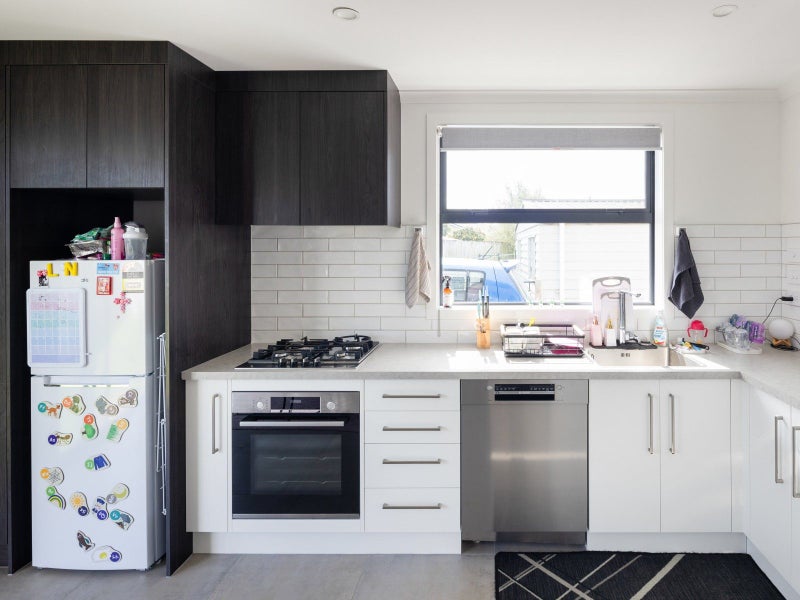 2/15 Mears Road, St Andrews, Hamilton - Carousel 1