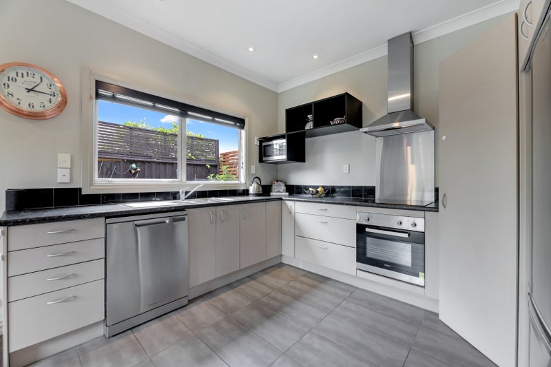 35 Gresford Street, Edgeware, Christchurch - Carousel 2