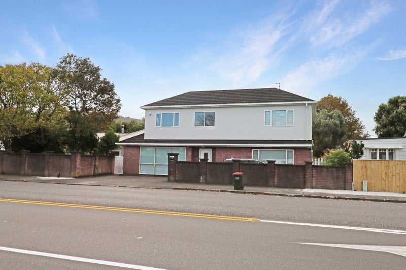 2/651 High Street, Boulcott, Lower Hutt - Carousel 1