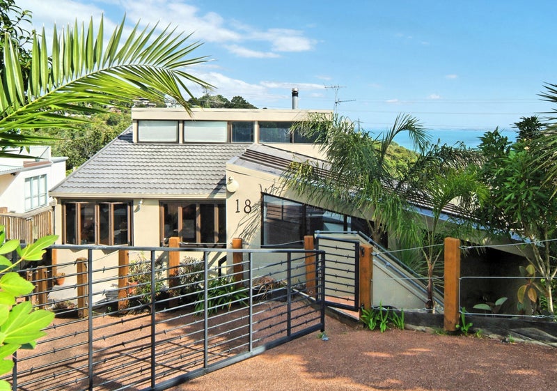 18 James Tyler Crescent, Lynfield, Auckland - Carousel 1