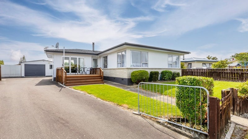12 Selkirk Street, Tamatea, Napier - Carousel 1