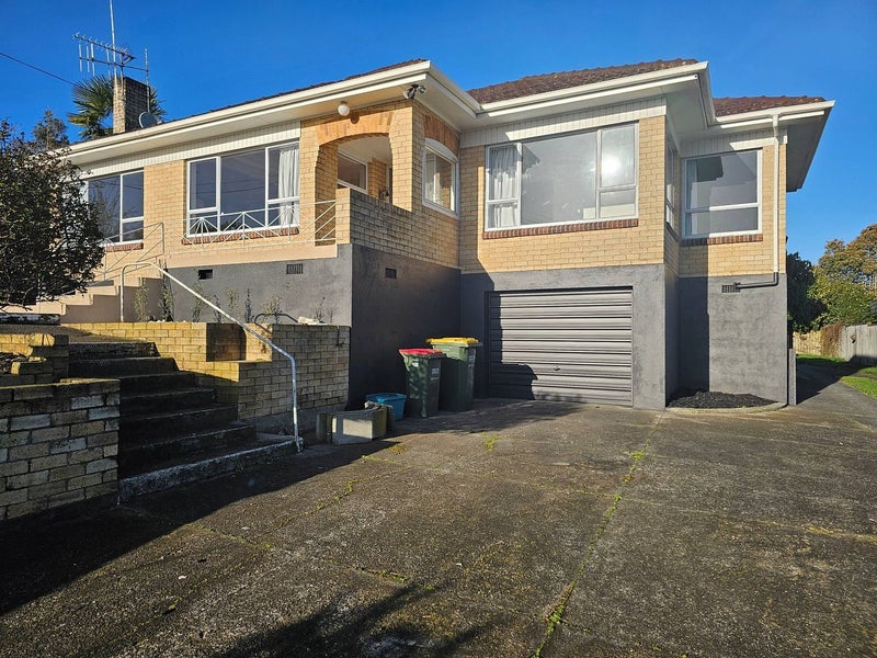 5 Holden Avenue, Forest Lake, Hamilton - Carousel 1