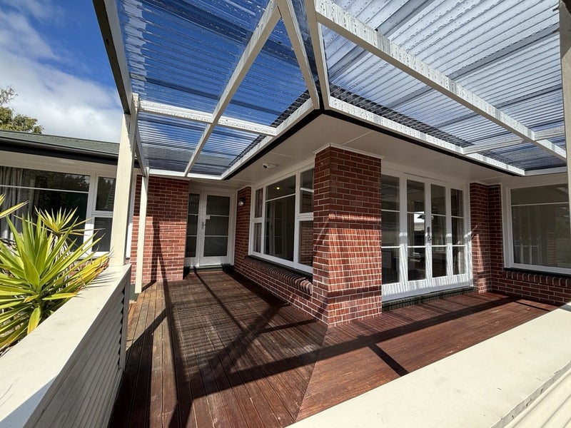 207 Memorial Avenue, Burnside, Christchurch - Carousel 1