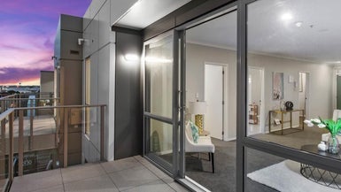 4J/20 Charlotte Street, Eden Terrace, Auckland - Carousel 1