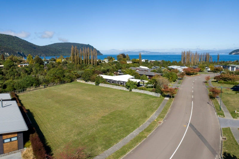 135 Lisland Drive, Kinloch, Taupō - Carousel 1