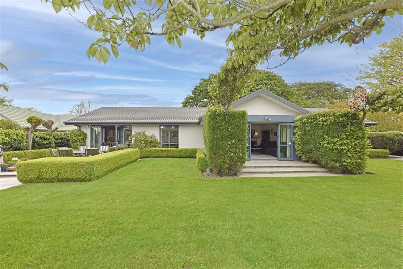 27 Acorn Close, Waltham, Christchurch - Carousel 1