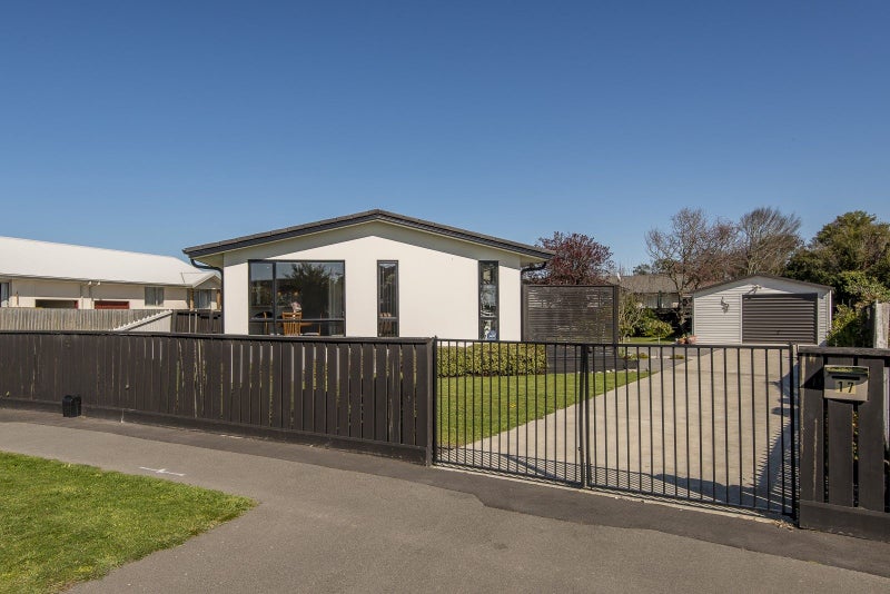 17 Farnborough Street, Aranui, Christchurch - Carousel 1