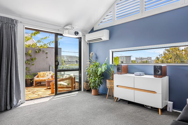 2/450 Barbadoes Street, Edgeware, Christchurch - Carousel 2