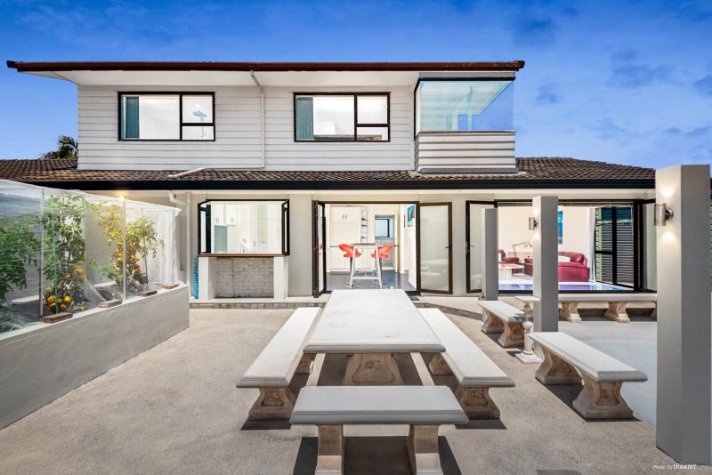 2/35 Bramley Drive, Farm Cove, Auckland - Carousel 1