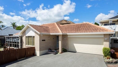 2/9 Balbriggan Rise, Dannemora, Auckland - Carousel 1