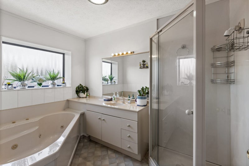 1 Hyatt Grove, Greenmeadows, Napier - Carousel 15