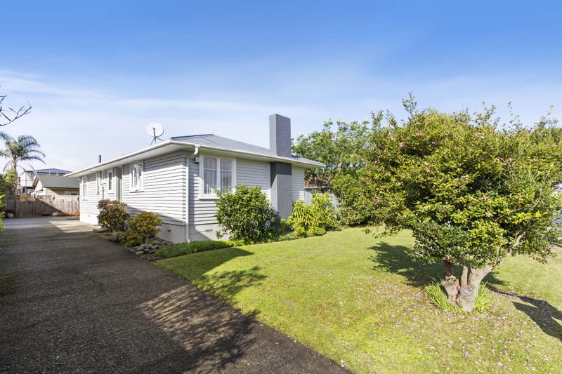 74 Tiraumea Drive, Pakuranga, Auckland - Carousel 1