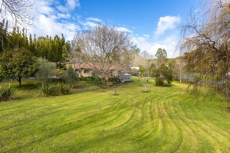 1 Bruce MacGregor Lane, Puhoi, Warkworth - Carousel 1