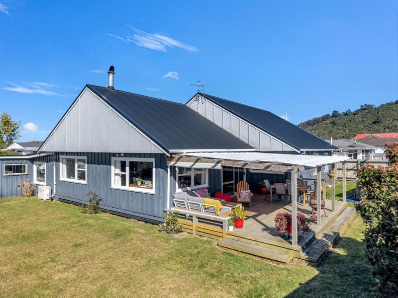 37 Kawaha Point Road, Fairy Springs, Rotorua - Carousel 1