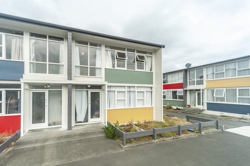 7/55 Apu Crescent, Lyall Bay, Wellington - Carousel 1
