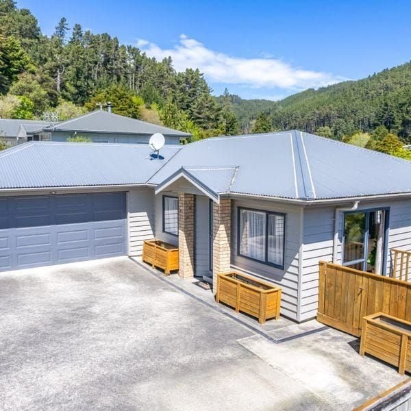 31 Forest Road, Pinehaven, Upper Hutt - Carousel 2