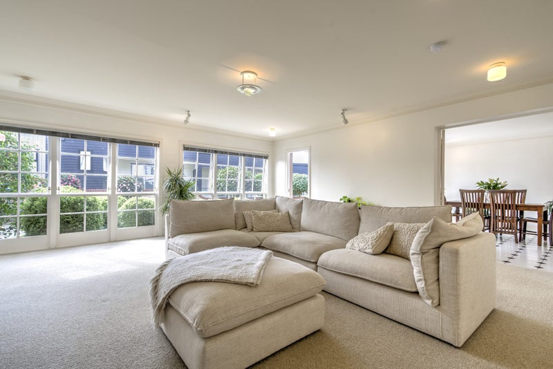 145A Clarence Street, Hamilton Lake, Hamilton - Carousel 1