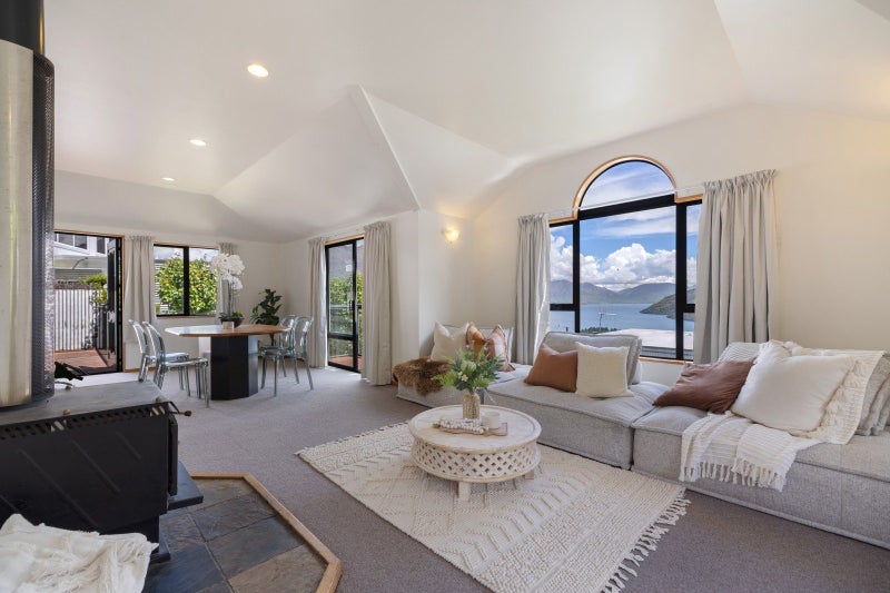 12B Windsor Place, Queenstown, Queenstown - Carousel 1