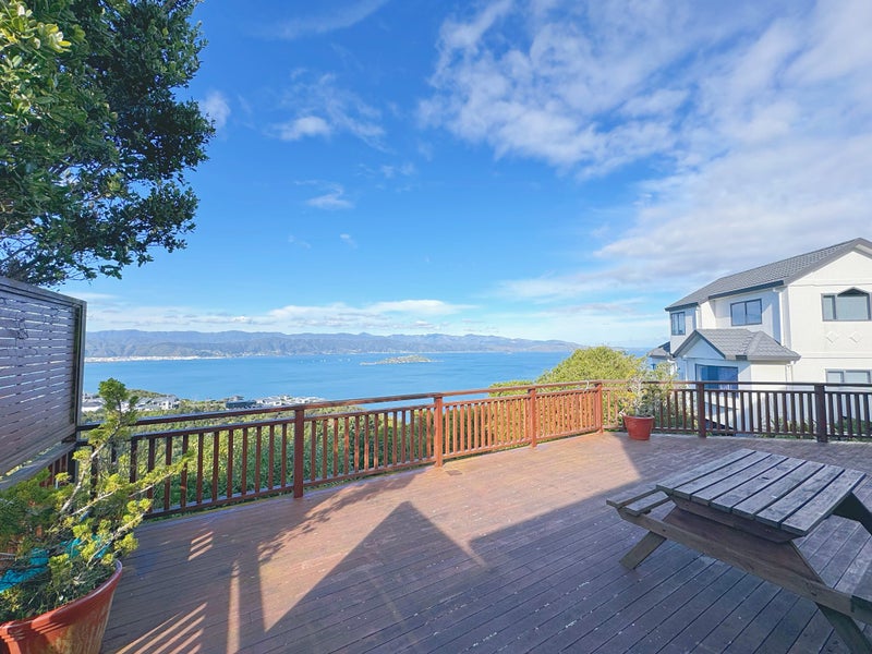 40 Dress Circle, Newlands, Wellington - Carousel 2