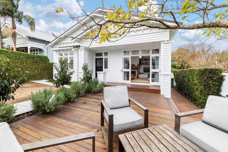 4 Mewburn Avenue, Mount Eden, Auckland - Carousel 2