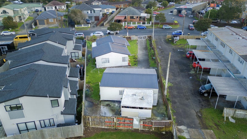 12 Gray Avenue, Mangere East, Auckland - Carousel 2