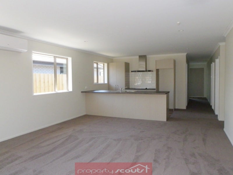 10 Saddlers Lane, Yaldhurst, Christchurch - Carousel 2