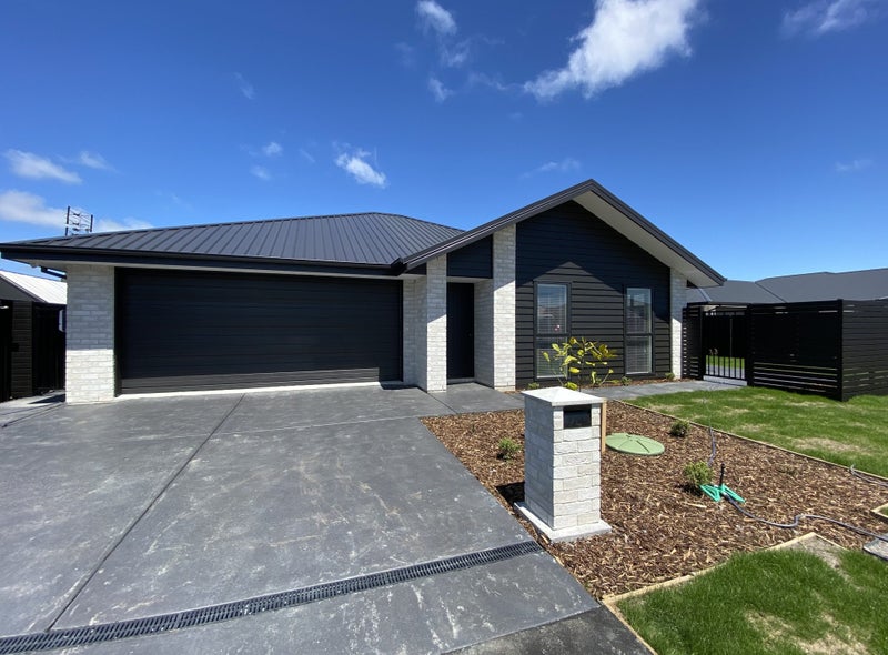 7 Newbury Lane, Casebrook, Christchurch - Carousel 1