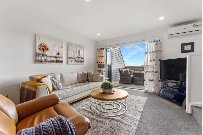 2/13 Pannill Place, Oteha, Auckland - Carousel 1