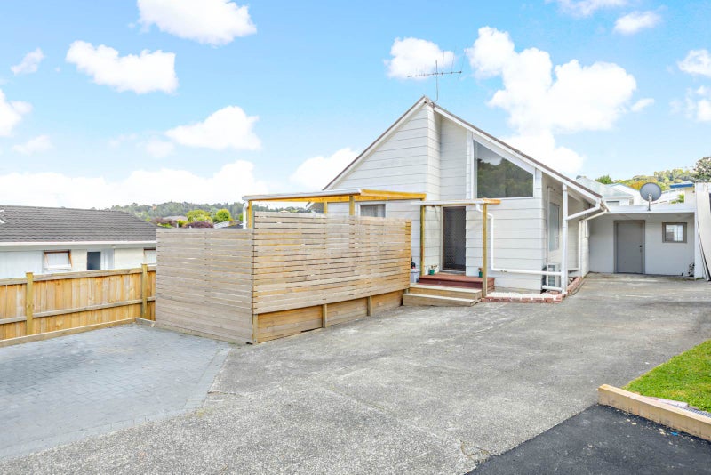 1/21 Simon Ellice Drive, Bayview, Auckland - Carousel 1