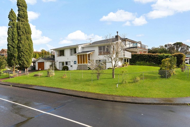 24 Woodcote Drive, Glenfield, Auckland - Carousel 2