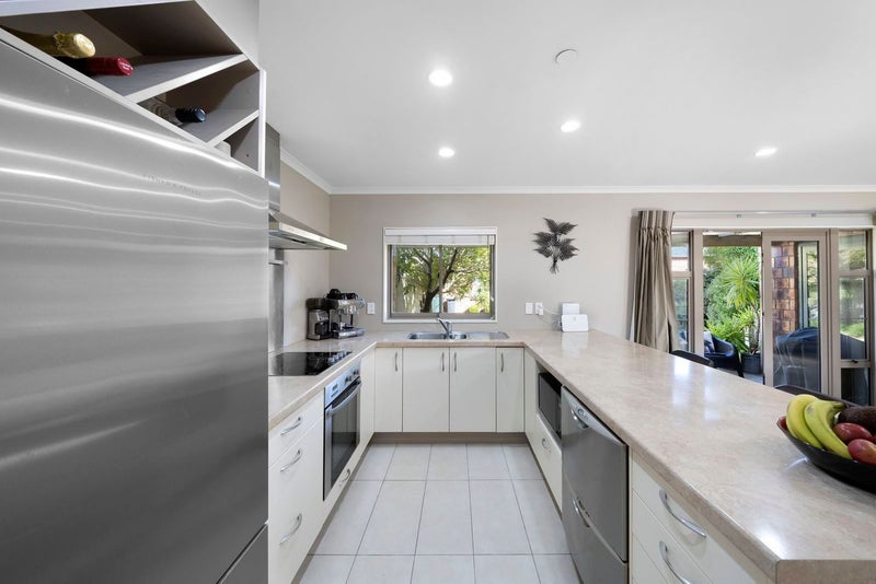 42 Evergreen Crescent, Trentham, Upper Hutt - Carousel 1