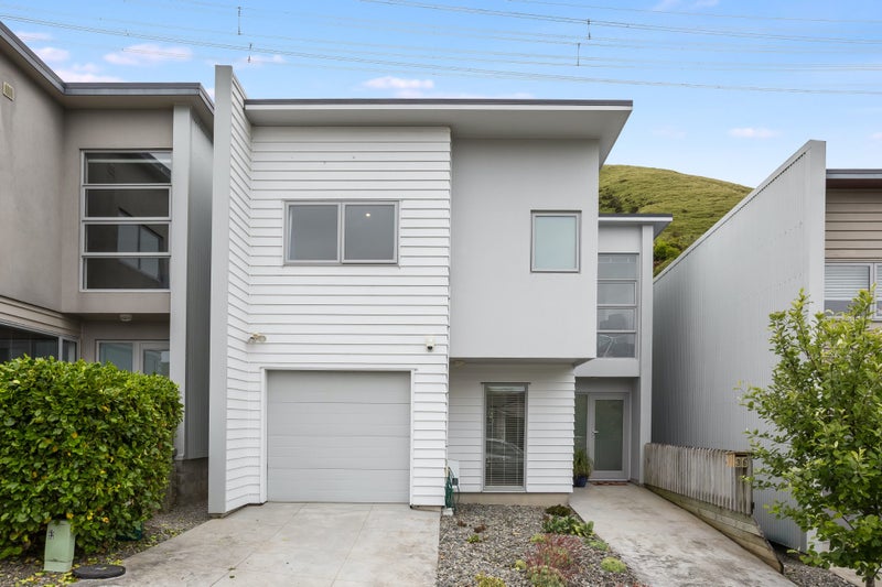 36 Erlestoke Crescent, Churton Park, Wellington - Carousel 1