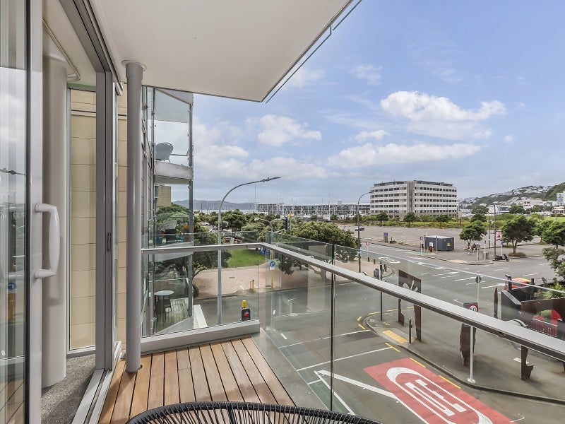 2G/82 Cable Street, Te Aro, Wellington - Carousel 2
