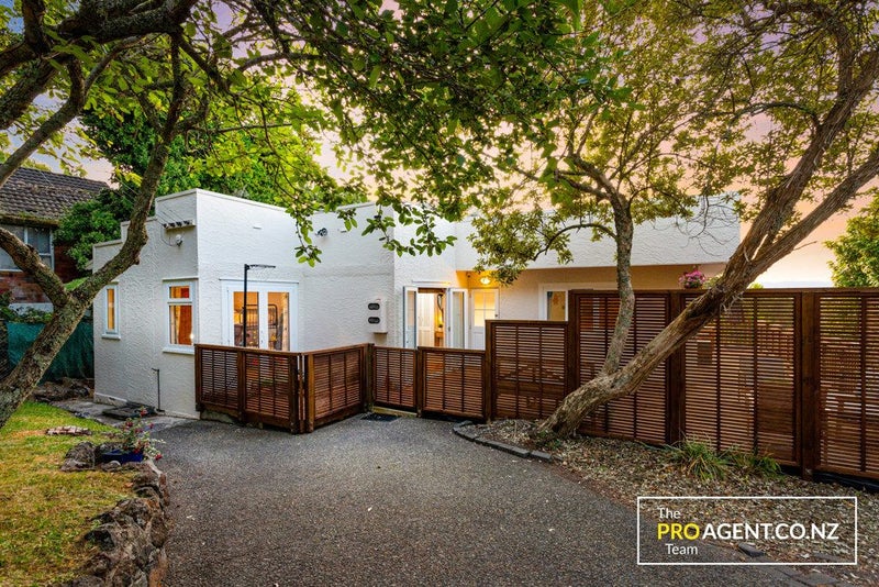 261 Titirangi Road, Titirangi, Auckland - Carousel 1