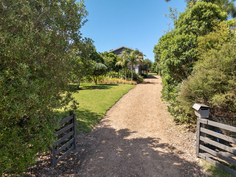 428 Sea View Road, Onetangi, Waiheke Island - Carousel 24