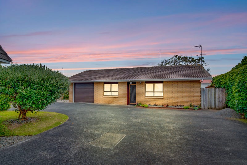 2/11 Reeves Avenue, Papatoetoe, Auckland - Carousel 1