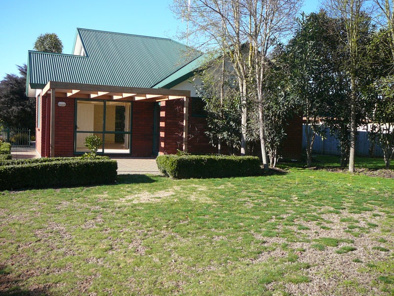 39 Cairns Crescent, Rototuna, Hamilton - Carousel 2