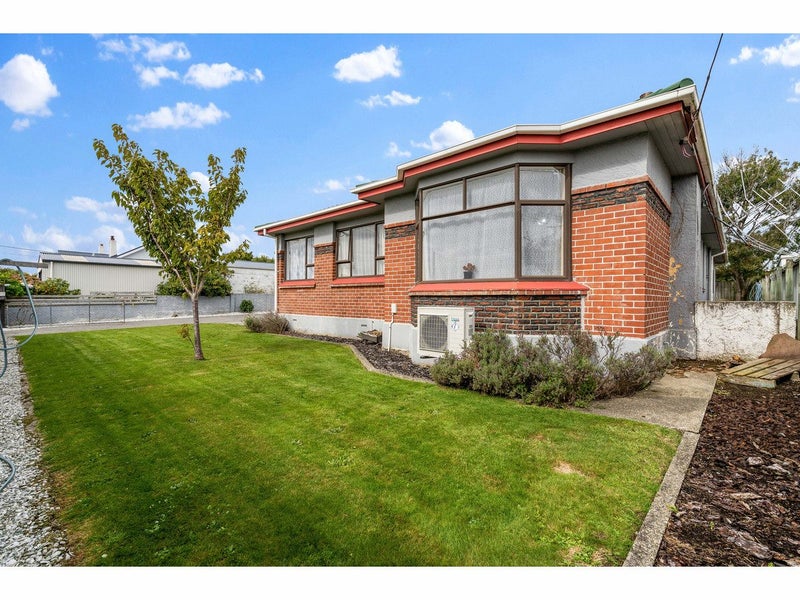 11 Wallace Street, Grasmere, Invercargill - Carousel 1