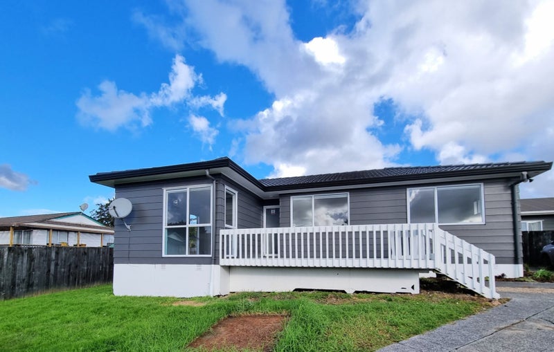 31 Edwin Freeman Place, Ranui, Auckland - Carousel 13
