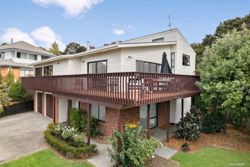 56 Hillcrest Road, Hatfields Beach, Orewa - Carousel 1