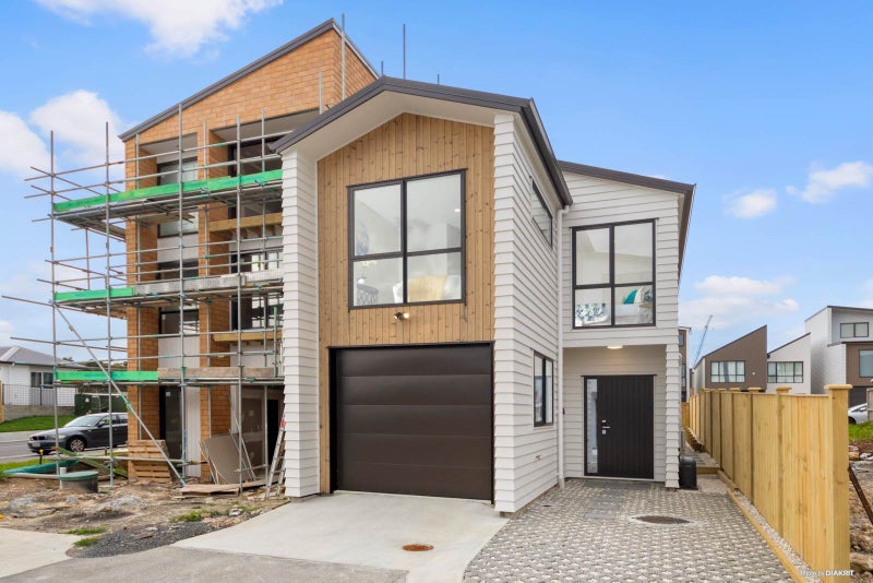 74 Tahetoka Street, Westgate, Auckland - Carousel 1