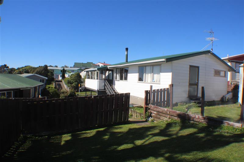 101 Conclusion Street, Ascot Park, Porirua - Carousel 1