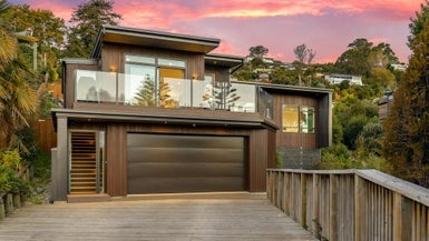 24 Whitby Road, Britannia Heights, Nelson - Carousel 1