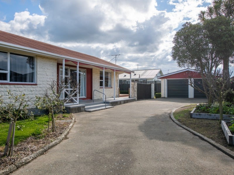 11 Russell Avenue, Allenton, Ashburton - Carousel 1