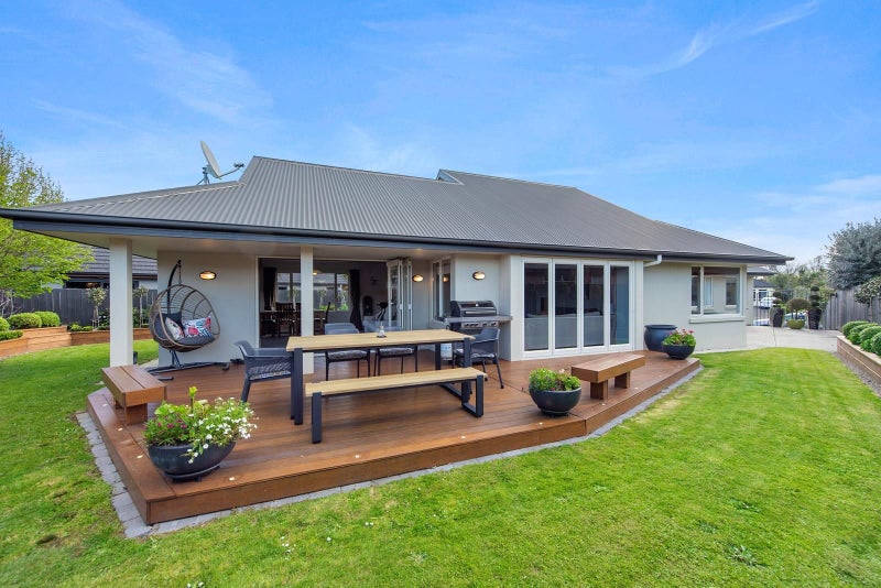 7 Bayswater Court, Huntington, Hamilton - Carousel 1