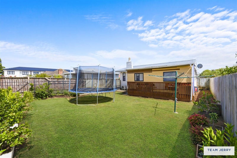 1/8 Cornwall Road, Mangere, Auckland - Carousel 2