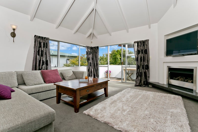 2/79 Ocean View Road, Hillcrest, Auckland - Carousel 2